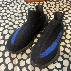 Men’s 100 percent authentic yeazys